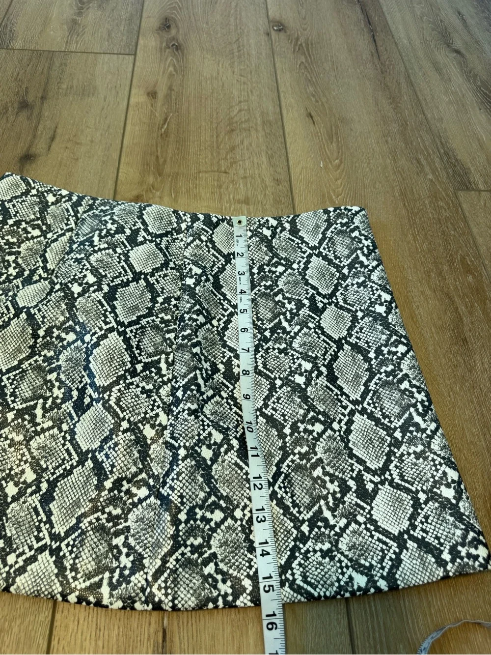 H&M Divided snakeskin print mini skirt vegan imitation leather size 14
